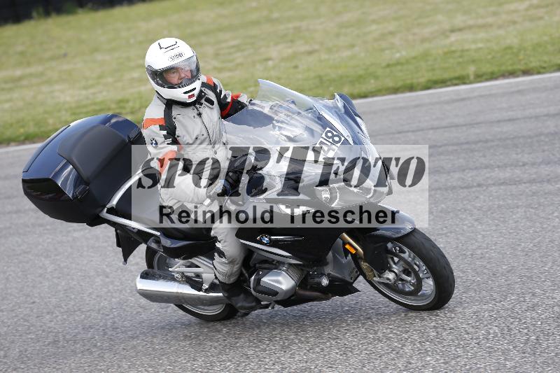 /Archiv-2025/09 22.04.2025 Cornu Master School ADR/gruen-vert/48